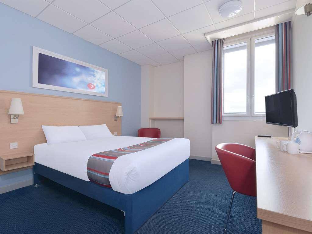 Travelodge Northampton Upton Way 部屋 写真