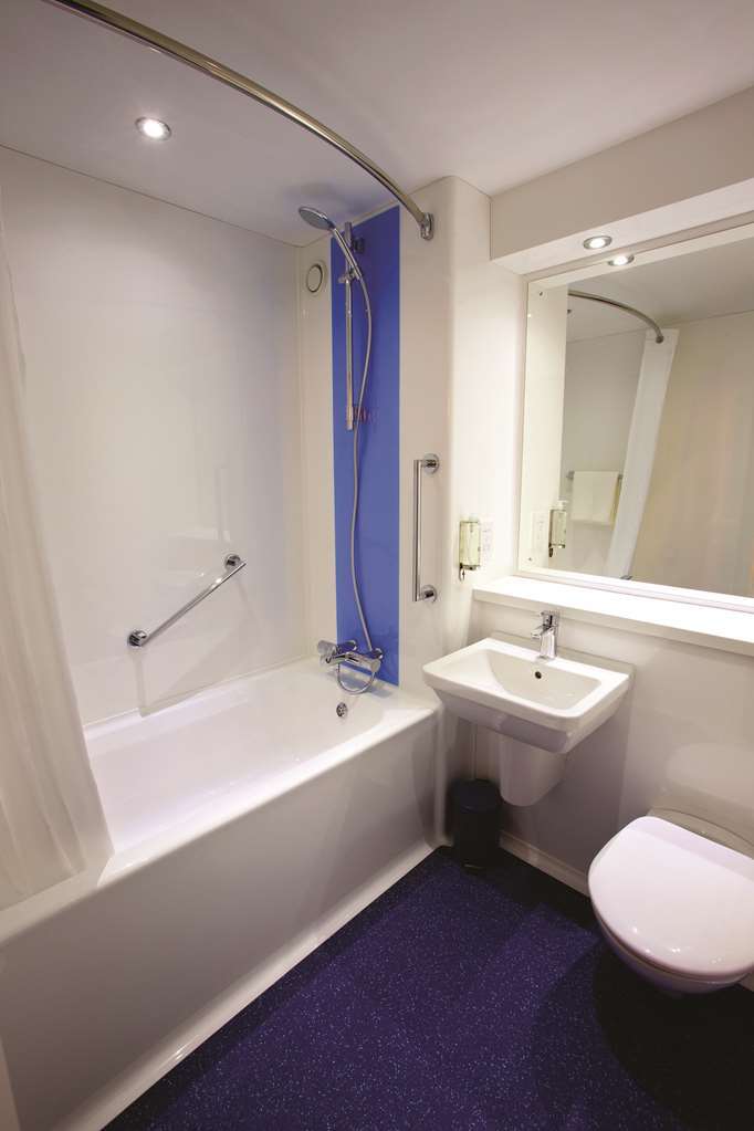 Travelodge Northampton Upton Way 部屋 写真